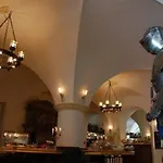 Wasserschloss Hotel 4*