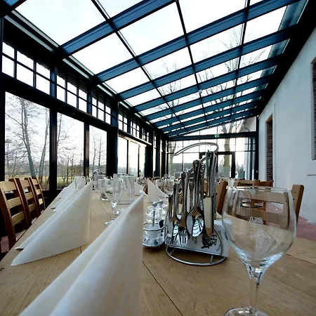 Wasserschloss Hotel 4*