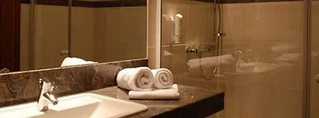 梅伦廷水上城堡酒店 酒店 4*