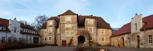 梅伦廷水上城堡酒店