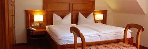 梅伦廷水上城堡酒店 酒店