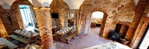 梅伦廷水上城堡酒店 酒店